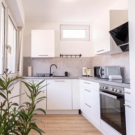 Modernes Mit 2 Schlafzimmern Ludwigshafen am Rhein