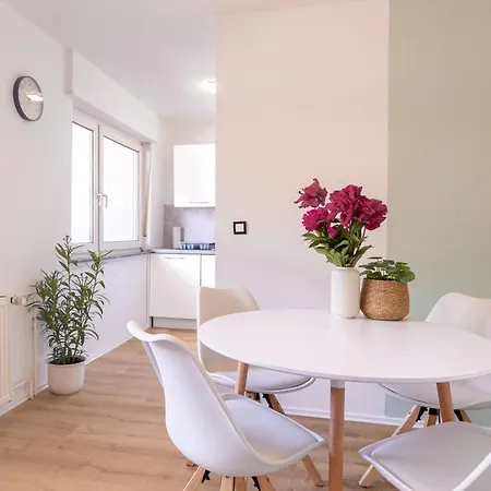 Modernes Mit 2 Schlafzimmern Ludwigshafen am Rhein