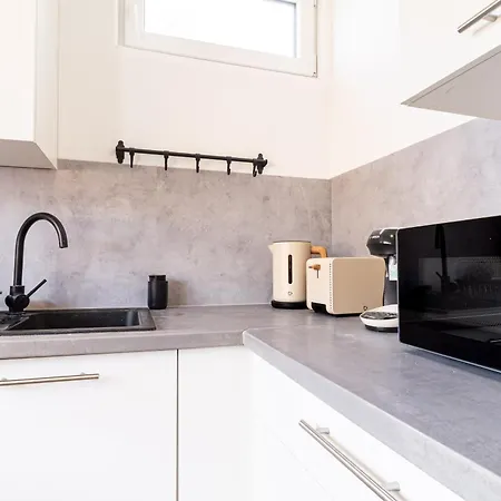 Modernes Mit 2 Schlafzimmern Apartment Ludwigshafen am Rhein
